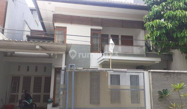 Rumah Bagus Dan Nyaman Semi Furnished Blok A Kebayoran Baru 1