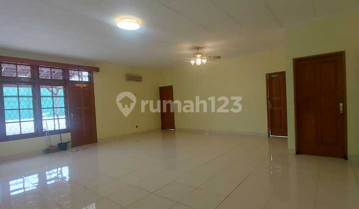 Spacious house in Ampera townhouse - cilandak 2
