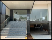 Selling quickly a new very cheap building in Matraman, East Jakarta