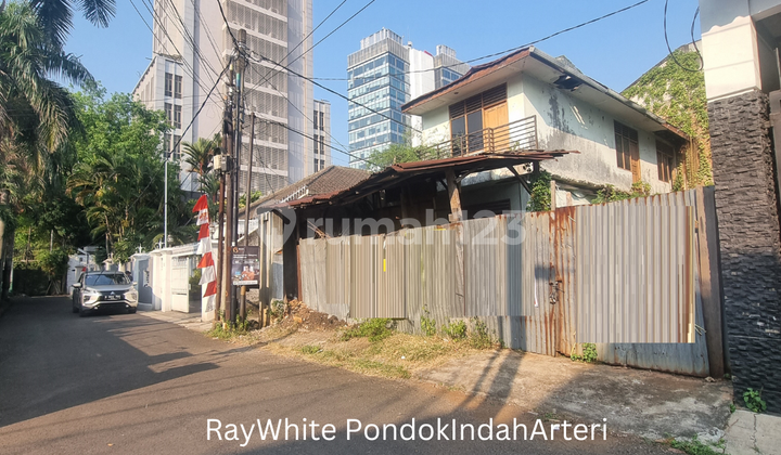 House with land calculation in a comfortable neighborhood near Cilandak Citos, South Jakarta.