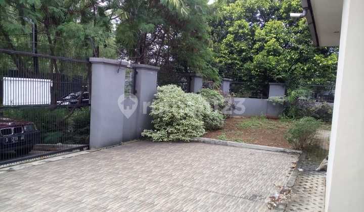Cheap hook house for sale in Pondok Indah, South Jakarta.
