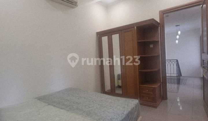 Disewakan Rumah Asri di Pondok Indah - Depan Taman 2