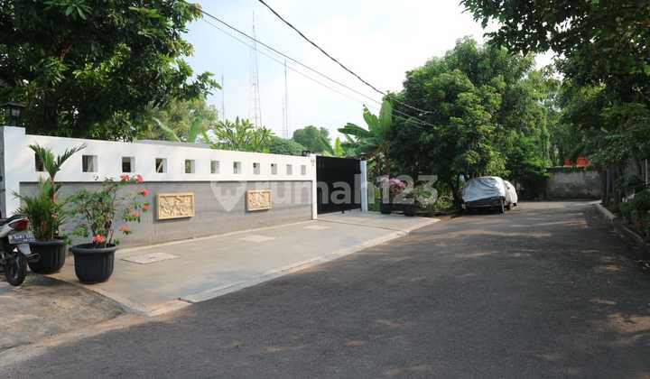 Spacious and affordable house in Kpad Joglo complex, West Jakarta.