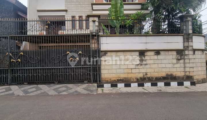 Rumah mewah fully furnished dalam perumahan Permata Hijau dua Rumah mewah fully furnished dalam perumahan Permata Hijau dua