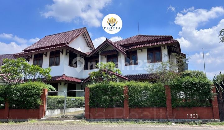 Corner House on the Main Road of Vila Melati Mas, Suitable for Office/Business