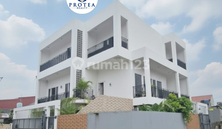 For Quick Sale: 3-Story Modern Tropical House Inside a Complex in Hook For Quick Sale: 3-Story Modern Tropical House Inside a Complex in Hook