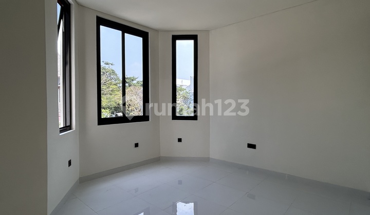 RUMAH HOOK DALAM CLUSTER SIAP HUNI DI BSD 2