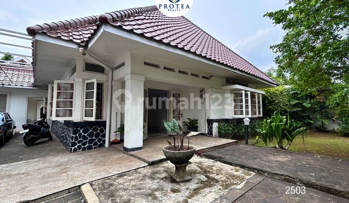 Rumah Bergaya Vintage Classic Di Menteng, Jakarta Pusat Rumah Bergaya Vintage Classic Di Menteng, Jakarta Pusat