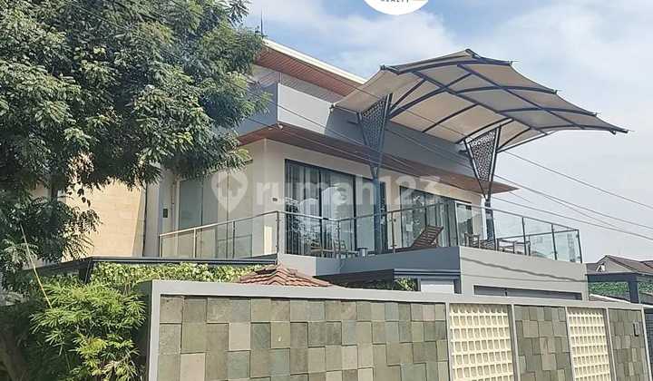 Rumah Cantik Hoek Full Renov Dalam Komplek Nyaman Siap Huni