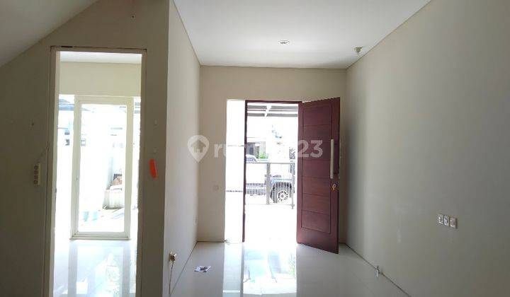 Disewakan Rumah Pondok Tjandra, Cluster Topaz Residence 2