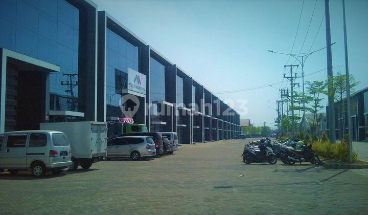 Dijual Gudang Fortune blok A, Tambak Sawah (Tropodo) Sidoarjo.  Gudang 1 lantai, office 3 lantai