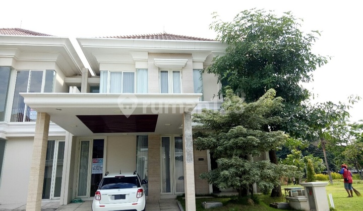 Rumah Pakuwon Indah, Ritz Wood