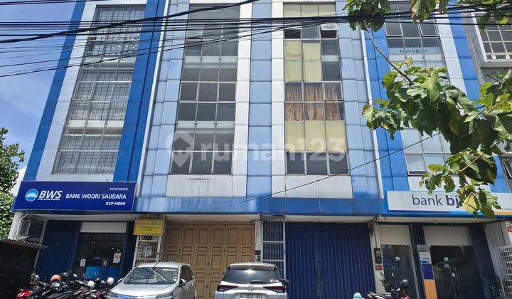 For Rent: MERR Main Road Shophouse, Dr. Ir. Soekarno Street. Facing the main road, ready to use.