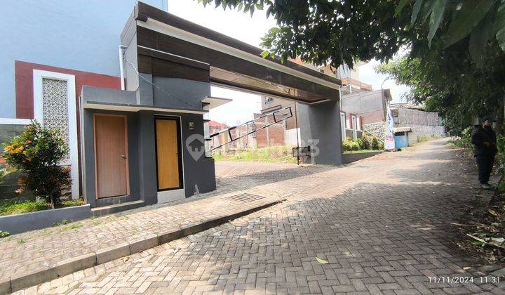 Rumah Villa Batu Plus Kolam Renang Dekat Jatimpark Taman Dolan 2