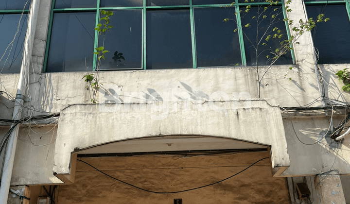 RUKO 3 LANTIA SIAP PAKAI LOKASI PENGAMPON SQUARE !! 1