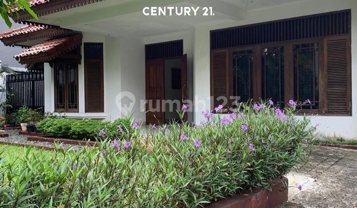 Dijual Rumah Luas Di Lokasi Prime  Kebayoran Baru