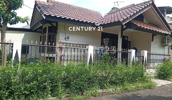 Dijual Rumah Lama Posisi Huk di Bukit Nusa Indah Ciputat