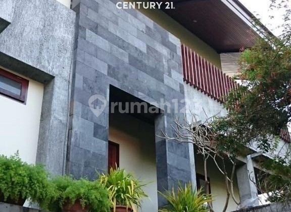 Disewakan Rumah Luas Ada Spool Ada Halaman Depan dan Belakang