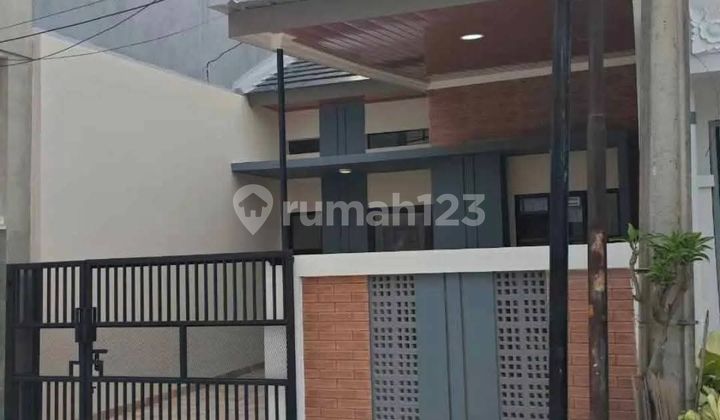 Rumah Luas Lokasi Strategis Di Taman Harapan Baru 2