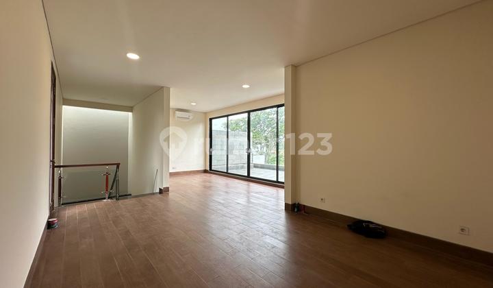 Luxury Minimalist House in Citraland Near Gwalk and Pakuwon Indah 2