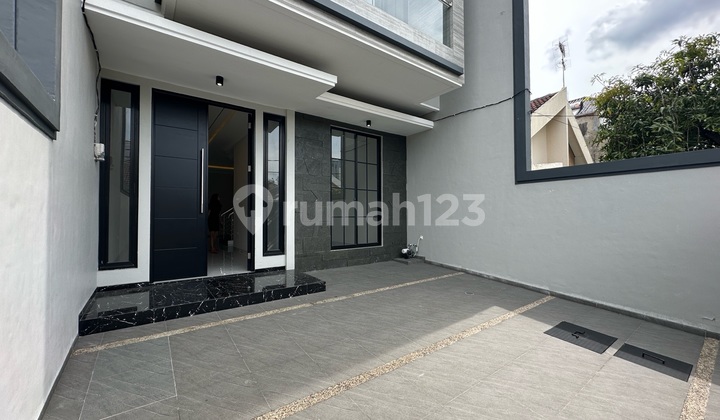 Minimalist New House in Manyar Near Pakuwon City and Galaxy Mall 2