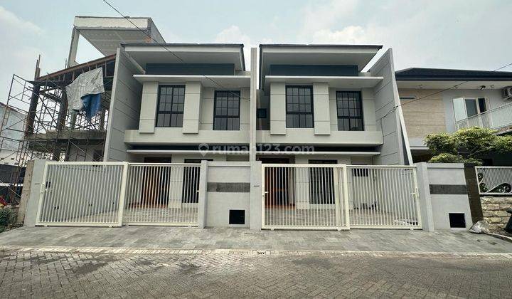 Rumah Baru Babatan Pratama Wiyung Dekat WBM, Citraland, Royal 1