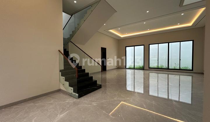 Rumah Baru Minimalis di Pakuwon Indah Dekat Citraland dan Graha 2