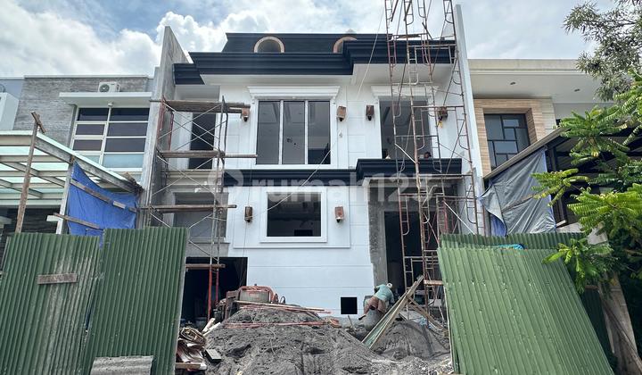 Rumah Baru American Style Pakuwon Indah Dekat Citraland dan Graha