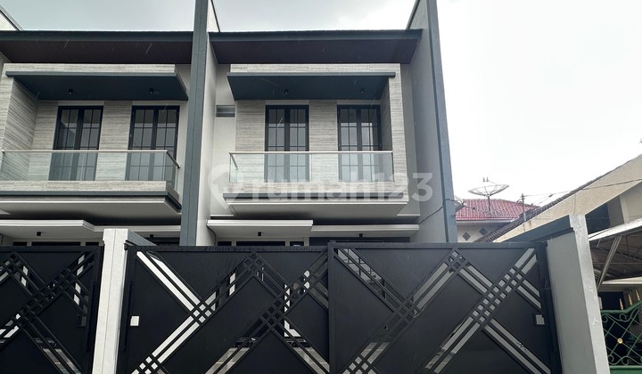 Rumah Baru Minimalis Manyar Dekat Pakuwon City dan Galaxy Mall
