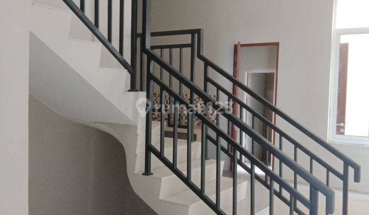 Dijual Rumah Jl. M. Sohor, Komp. Puri Indah, 2 Lantai.