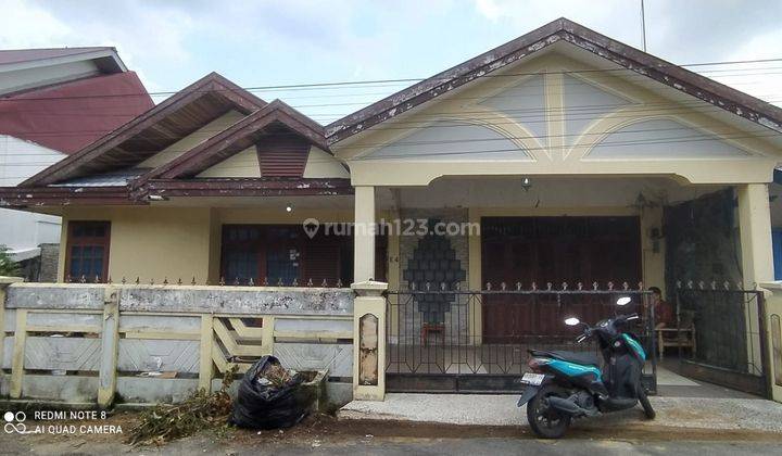 Dijual Rumah Siap Huni di Jl. Parit Haji Husein Ii Komp Alex Grije 1 No E4, Pontianak