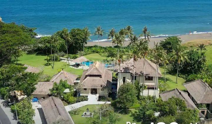 Rumah Villa Luxury Tropical di Canggu Bali 1