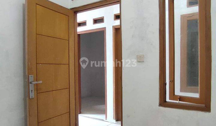 Rumah kost2an baru , kosong , strategis, cepat dapat 2