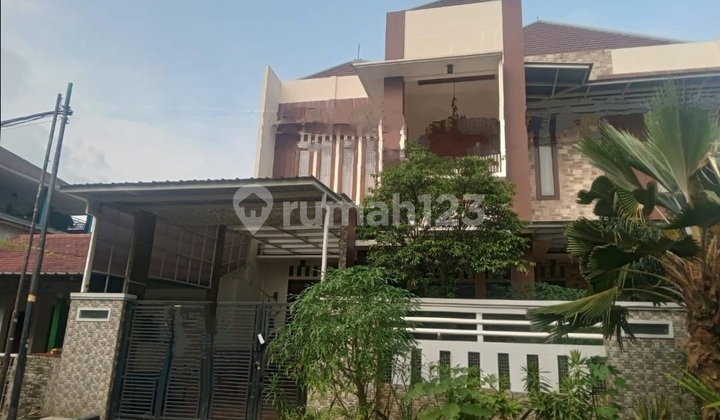 Cheap 2.5-Story House Wide Road Elevated From Road Taman Pulo Gebang Cakung East Jakarta