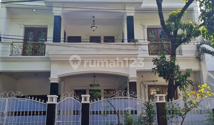 Cheap Flood-Free 6 Bedroom House Rawamangun