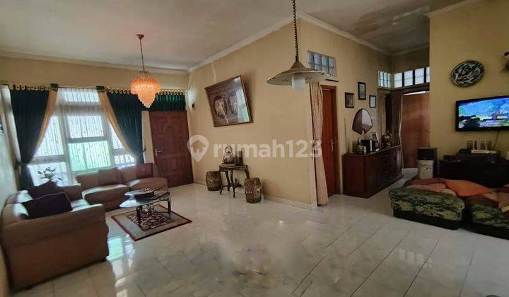 Murah, Rumah Lokasi Strategis Untuk Usaha Di Kota Bekasi 