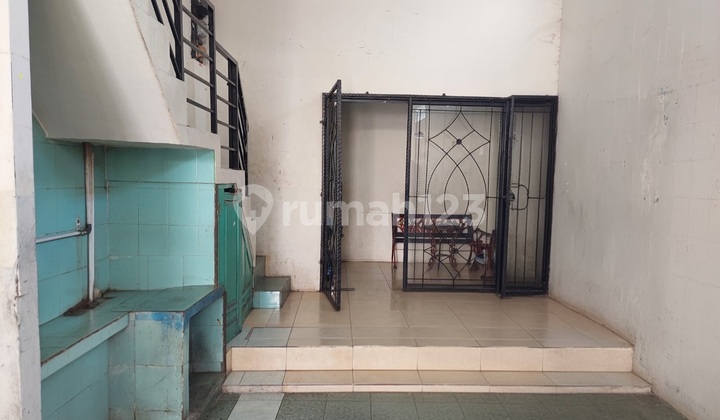 Cheap Shop-House Boarding House 20 Rooms Always Full Pasar Baru Central Jakarta 2