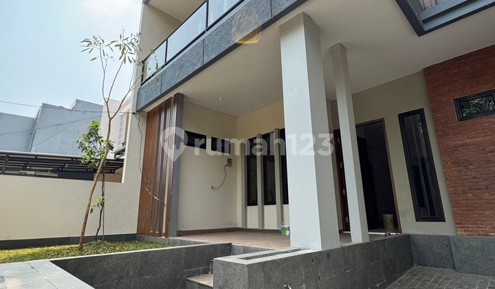 Murah Rumah 9x15 Baru Brand New Hadap Selatan Depan Taman Kelapa Gading