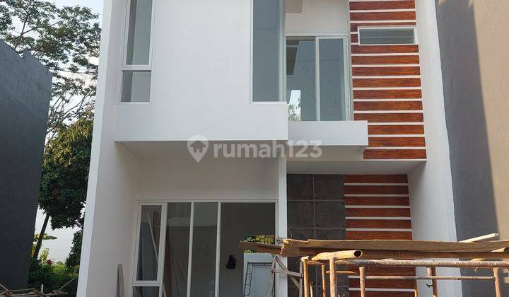 Rumah Modern 2 Lantai Dekat Kampus Ub , Umm Kota Malang 1