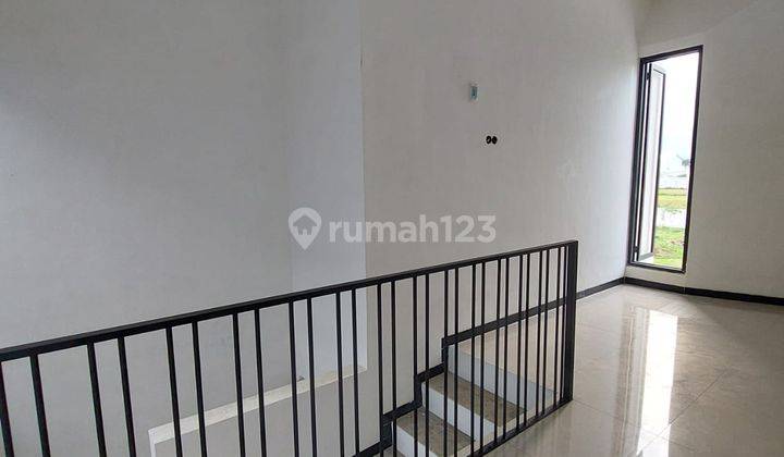 Rumah 2 lantai 4 kamar tidur dekat suhat dan kampus UB 2