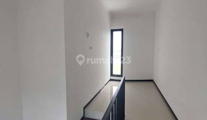 Rumah 2 Lantai Dengan 3 Kamar Dekat Kampus Ternama di Malang 2