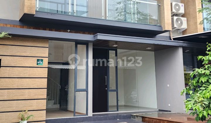 Luxury Ready-to-Occupy House near Gading Serpong Luxury Ready-to-Occupy House near Gading Serpong