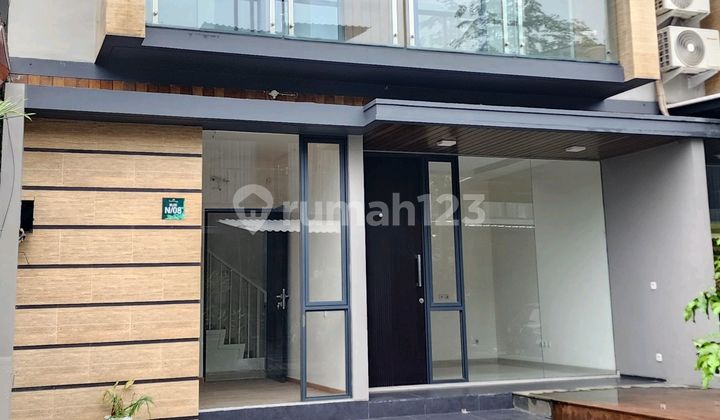 Luxury Ready-to-Occupy House near Gading Serpong Luxury Ready-to-Occupy House near Gading Serpong