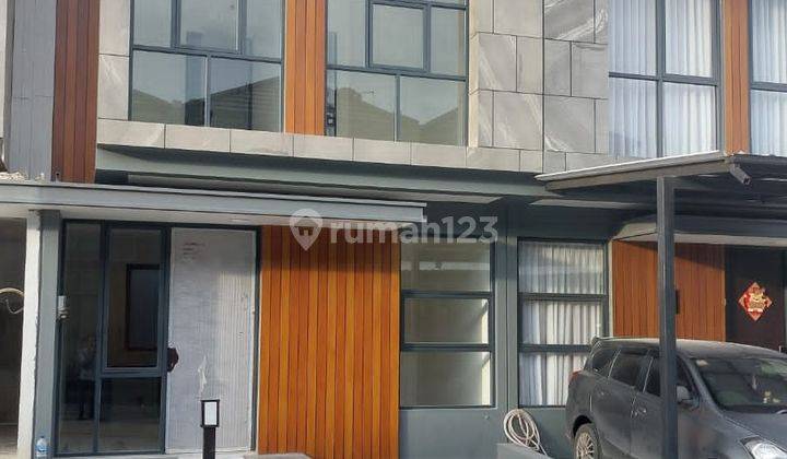 Rumah cantik 3 kamar tidur Dekat BSD city