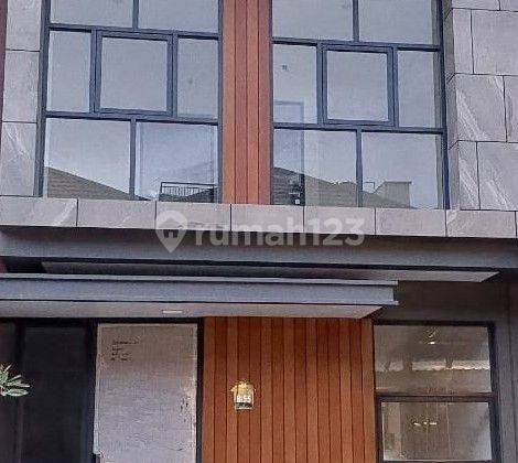 Rumah cantik 3 kamar tidur Dekat BSD city
