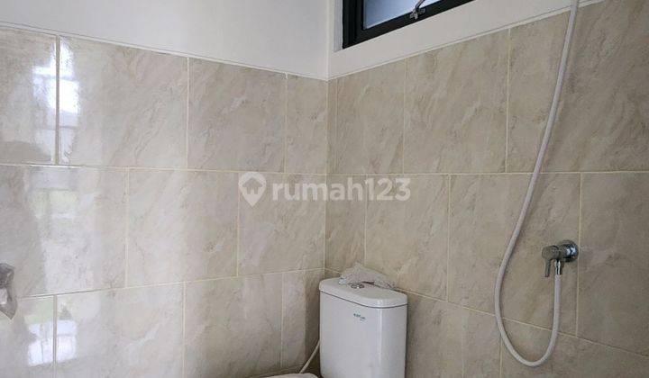 Rumah Modern Serpong Siap Huni, Semi Furnished Dekat Bsd 2