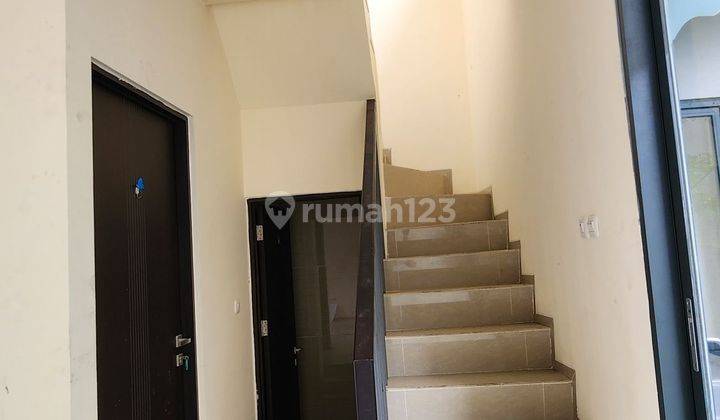 Jual Cepat Rumah Keren Siap Huni 3 Kamar Tidur Dekat Bsd City 2