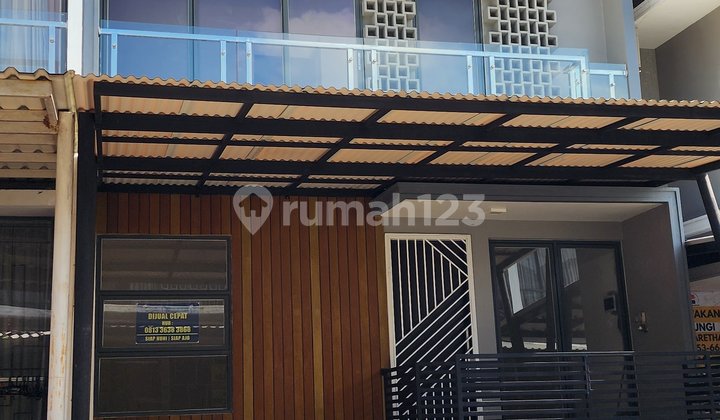 Rumah Siap Huni 2 Lantai 3 Kamar Tidur Dekat Stasiun KRL