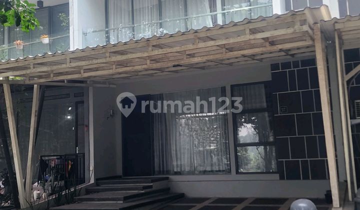 Jual Cepat Rumah Luas,Semi Furnished dengan Bathtub Dekat Stasiun KRL BSD City Jual Cepat Rumah Luas,Semi Furnished dengan Bathtub Dekat Stasiun KRL BSD City