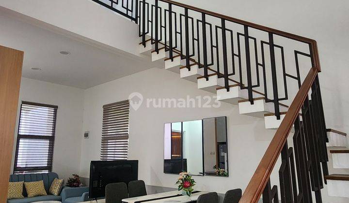 Rumah 4 Kamar Tidur Dengan Balkon Super Luas Di Karawaci 1